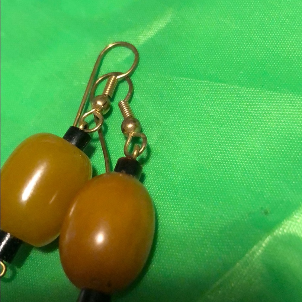 Used earrings 2” - Picture 3 of 6